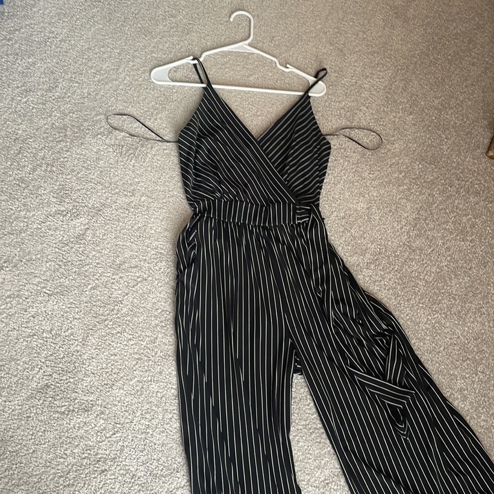 Kaileigh Jumpsuit - Size Medium - EUC